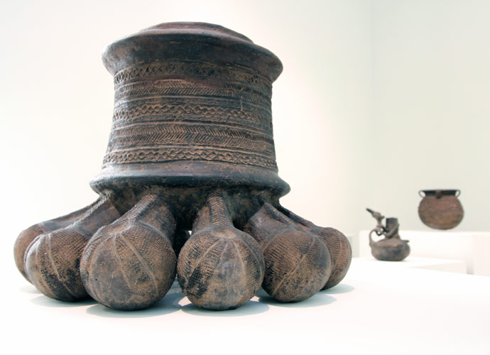 The Museum Collects African Pots: In Memory of Sanny Ryan